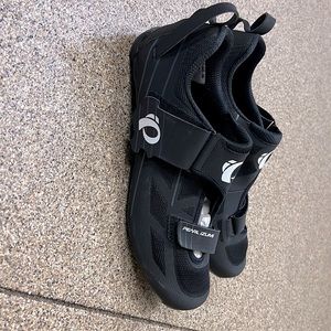 Brand new Pearl Izumi cycling/Tri shoes